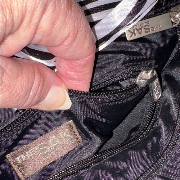 The SAK  crocheted Shoulder bag black  brushed silvertone hardware NWOT - Picture 5 of 13